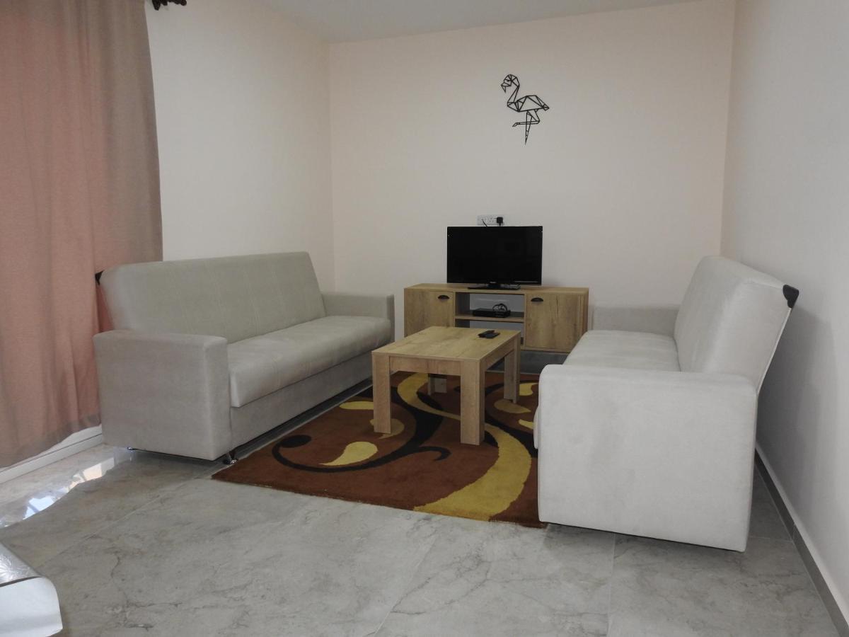 Alp Apartment 파마구스타 외부 사진